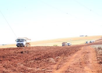 VERA CRUZ DO OESTE PROMOVE MELHORIAS NAS ESTRADAS RURAIS
