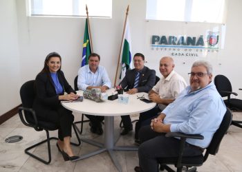 PREFEITO E SECRETÁRIO DE SAÚDE EM CURITIBA