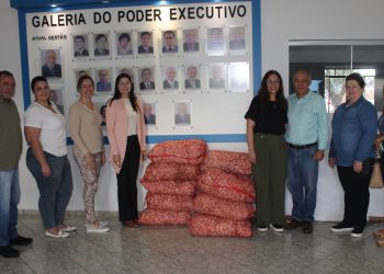 VERA CRUZ RECEBE DOAÇÃO DE ALHO