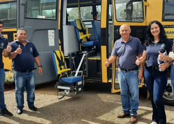 ENTREGA DE ÔNIBUS ESCOLAR