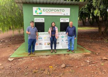 MUNICÍPIO DE VERA CRUZ DO OESTE FAZ ENTREGA DE TRÊS ECOPONTOS DE COLETA NA ZONA RURAL