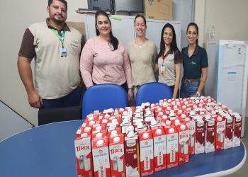 ASSISTÊNCIA RECEBE DONATIVO DE LEITE